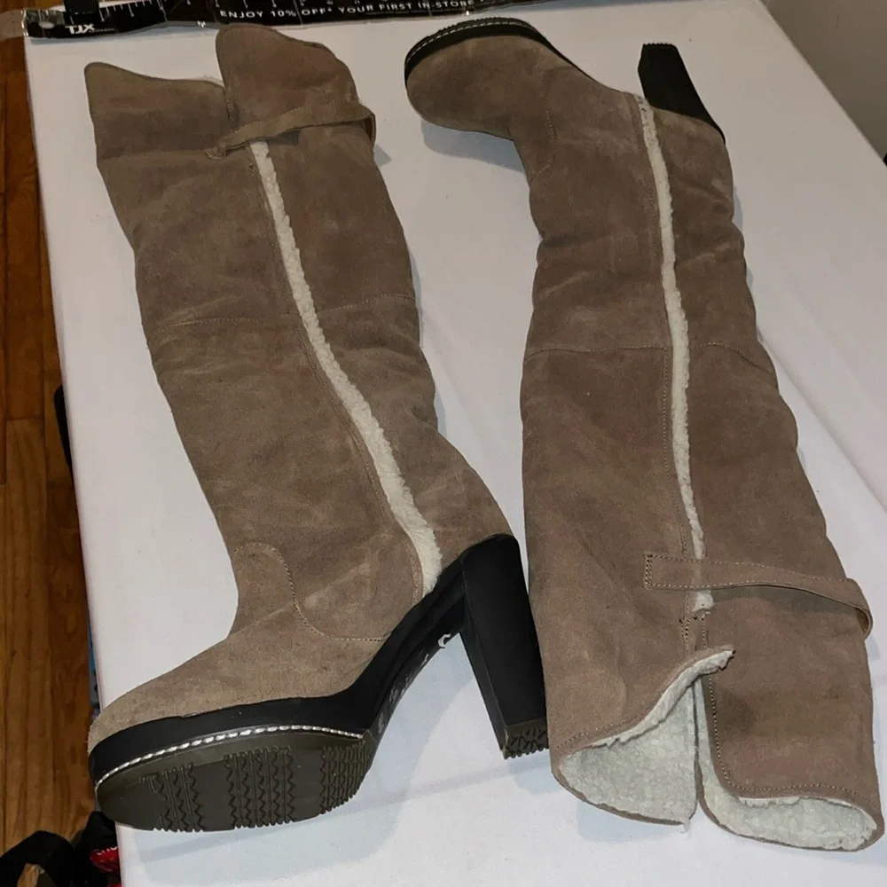 Kelsi Dagger size 10  tan suede over the knee boot shearling lined & trim NWOT